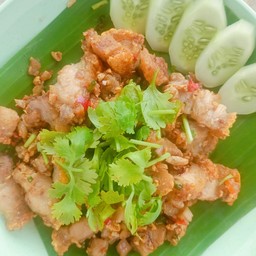หมูกรอบคั่วพริกเกลือ