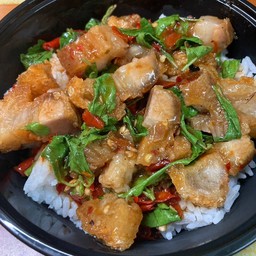 ข้าวกะเพราหมูกรอบ