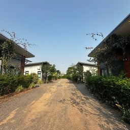 ธารธารารีสอร์ต