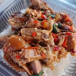 ข้าวกระเพราขาหมู