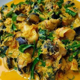 แกงกะทิหอยโข่งใบชะพลู