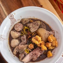 ก๋วยเตี๋ยวหมูน้ำตกธรรมดา