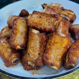 ข้าวซี่โครงหมูทอดหม่าล่า
