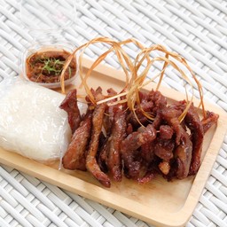 หมู 5 พวง +ข้าวเหนียว 1 ห่อ +แจ่วปลาร้าเล็ก 1 กระปุก