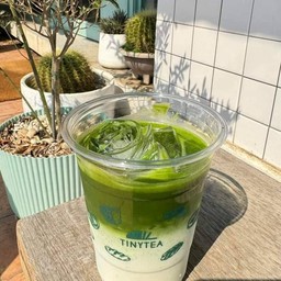 Ice matcha latte