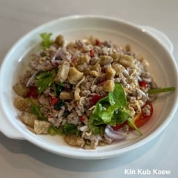 ยำมาม่าหมูสับกากหมู