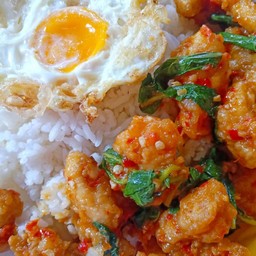 ข้าวกระเพรา ไก่กรอบ