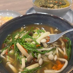 แกงเห็ดรวมใบย่านาง