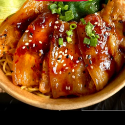 บะหมี่เหลือง สามชั้นสไลด์ ย่างเผ็ดเกาหลี