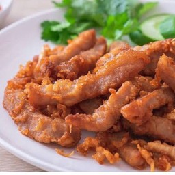 หมูเนื้อแดงทอด 2 ขีด (ทำสดร้อนๆ ทุกเมนู)