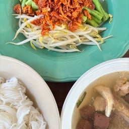 ครัวเจ้าจิ๋ว ขนมจีนน้ำใส บ้านใหม่สวรรค์นิเวศ