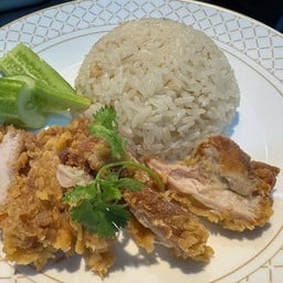 ข้าวมันไก่ทอด(หน้าร้าน60บาท)