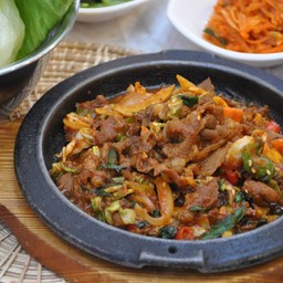 หมูผัดพริกเกาหลี (Spicy stir fried with pork)