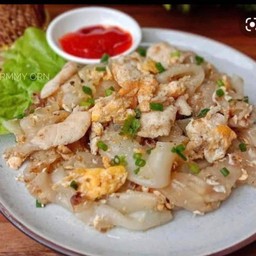 เส้นใหญ่คั่วไก่