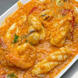 กุ้ง+ปลาหมึกผัดผงกะหรี่