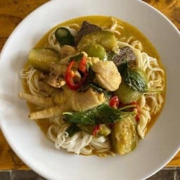 ร้านขนมจีนแม่จ๋า2 ราม21