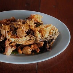 กบทอดกระเทียมพริกไทย