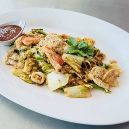 สุกี้แห้ง รวมมิตร