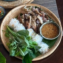 เส้นหมี่หมูย่าง