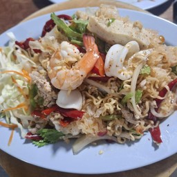 ยำมาม่ารวม