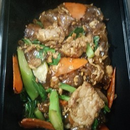 ผัดซีอิ๊วหมู