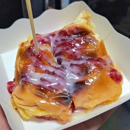 ขนมปังปิ้ง แยมสตอเบอรี่