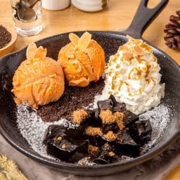 เฉาก๊วย + ชาไทย