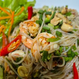 ยำขนมจีนกุ้งสุก