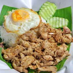 หมูกระเทียม