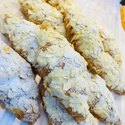 ครัวซองอัลมอนด์