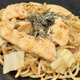 ยากิโซบะ ไก่ (Chicken Yakisoba)