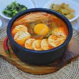 ซุปเต้าหู้หมู (Soft tofu soup with pork)