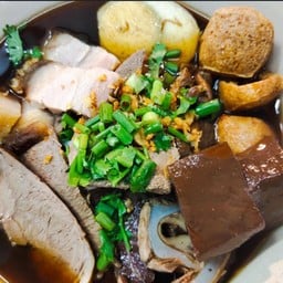 เหลาก๋วยจั๊บ