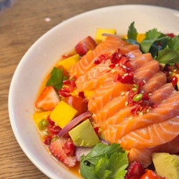ยำปลาแซลมอน
