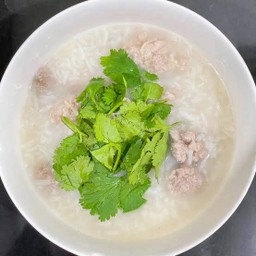 ข้าวต้มหมูสับทรงเครื่อง