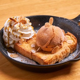 โทสต์ + ชาไทย