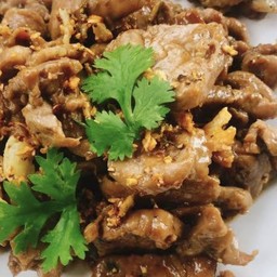 ผัดหมูกระเทียม  (กับข้าว)