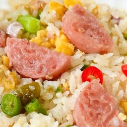 ข้าวผัดแหนม