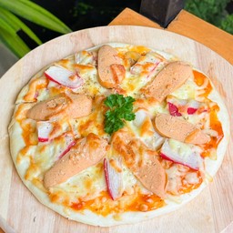 ปูอัดและไส้กรอก - Crab Stick and Sausage Pizza