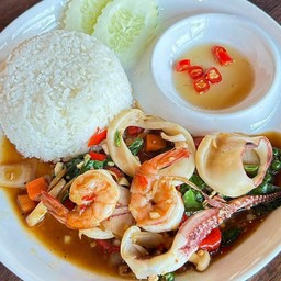 ข้าวกะเพราทะเล