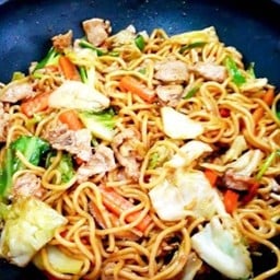 มาม่ายากิโซบะ