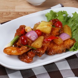 เนื้อปลาผัดซอสเปรี้ยวหวาน