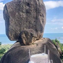 Overlap Stone เกาะสมุย