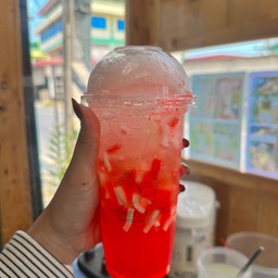 สตอเบอรี่ โซดา
