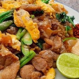 อร่อย-ตามสั่ง เตี๋ยวเรือแม่ป้อม