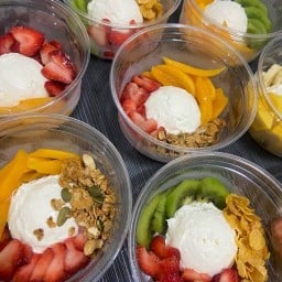 กรีกโยเกิร์ต ผลไม้ปอก บางปะอิน