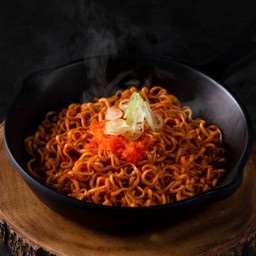 A บุลดักสไปซี่รามยอน (Bludak Spicy Remeyon)