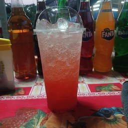 สตอเบอรี่โซดา