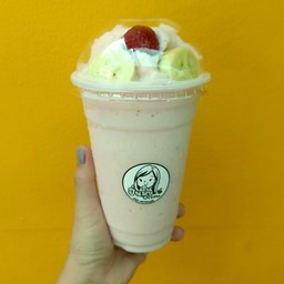 กล้วยหอม สตอเบอร์รี่ นมสดปั่น