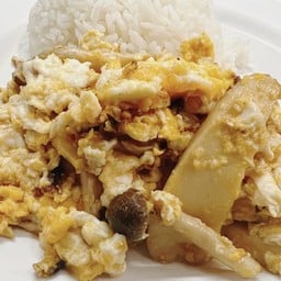 ข้าวเห็ดรวมผัดไข่